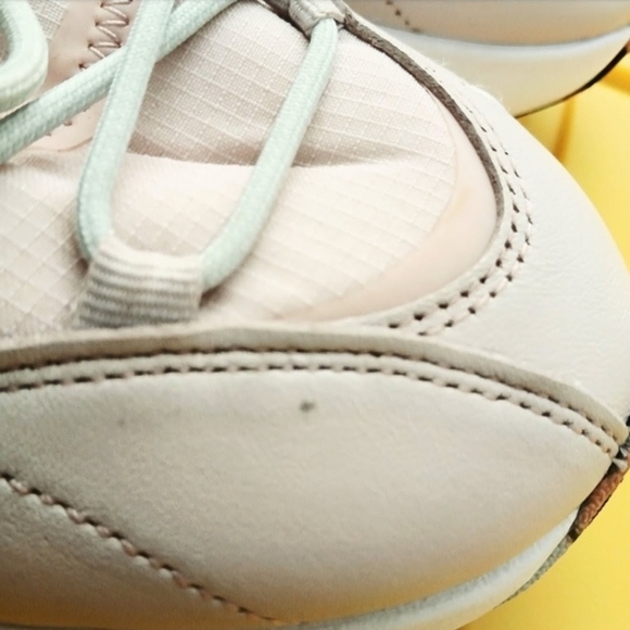 Nike Women's Air Max - Picture 14 of 16